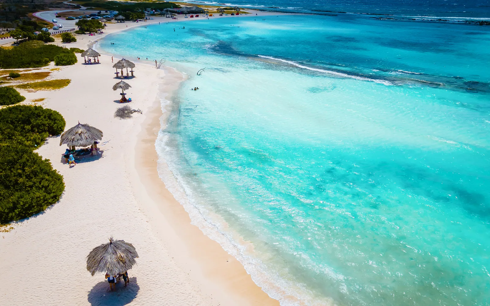 Vista aérea de la laguna turquesa de Baby Beach, Aruba