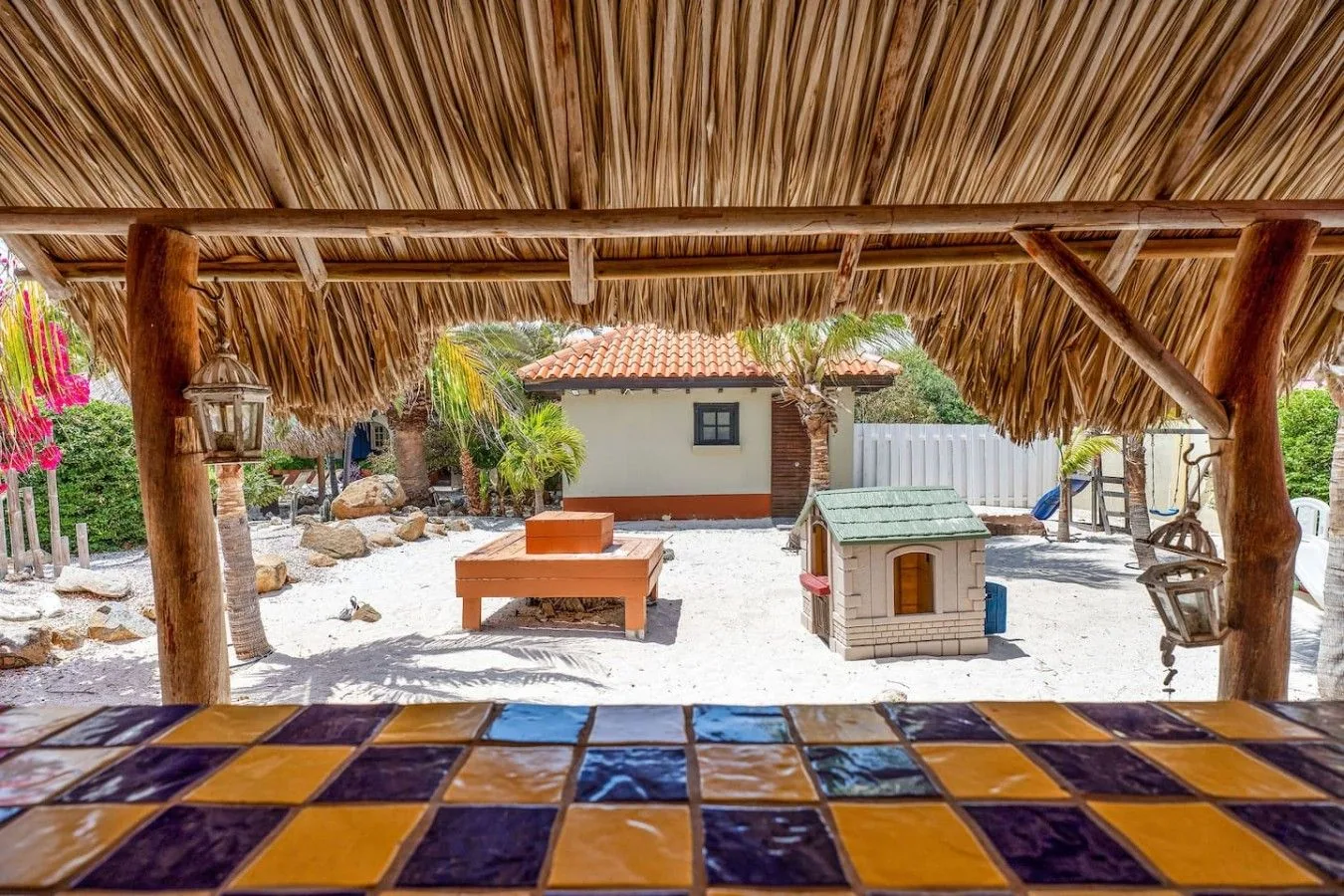 Vista desde el bar de la palapa de Villa Nirvana